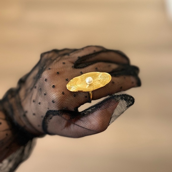 ✨ Gold Statement Ring with Pearl Accent ✨ - Picture 12 of 12